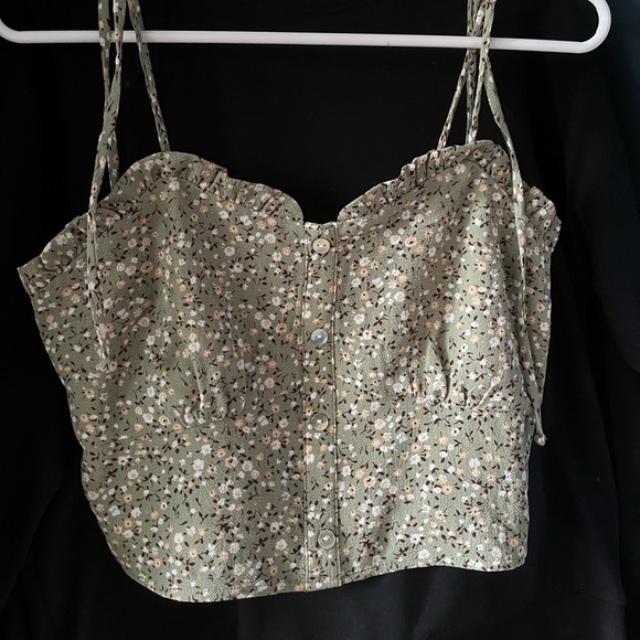Ditsy Floral Sage Green Cropped Blouse - Picture 1 of 3